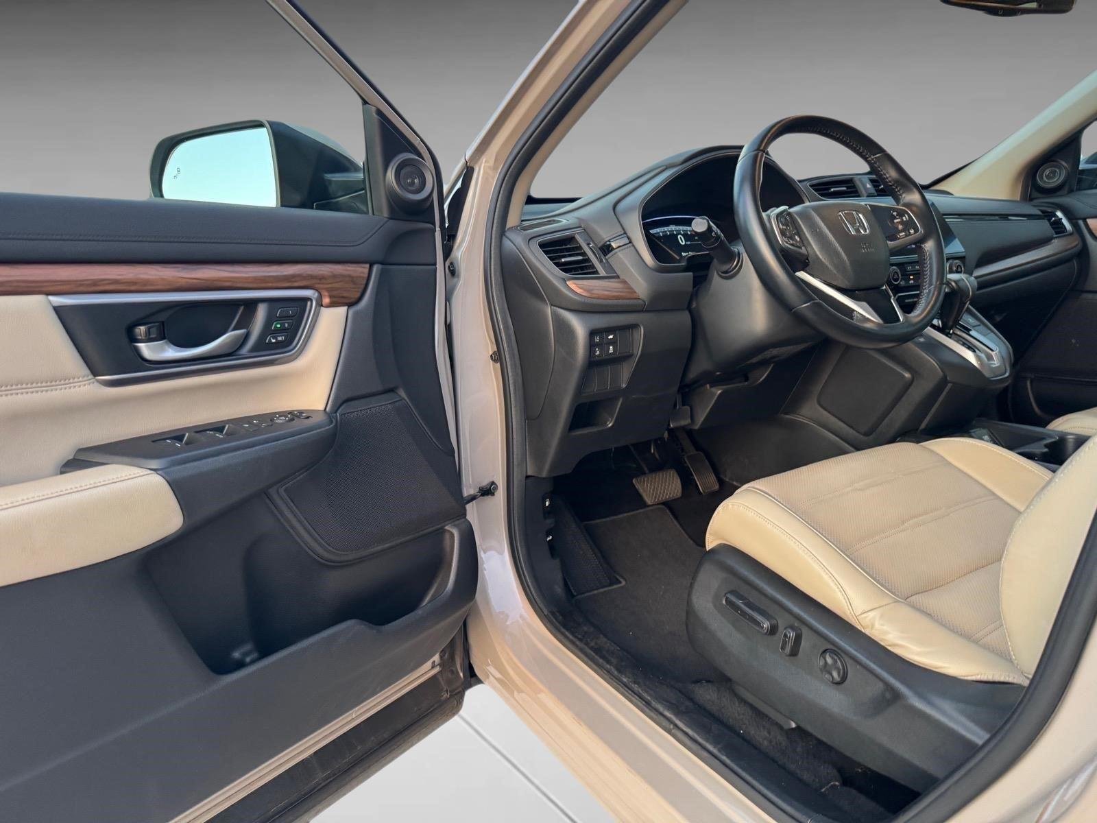 Used 2017 Sandstorm Metallic Honda Touring image 23