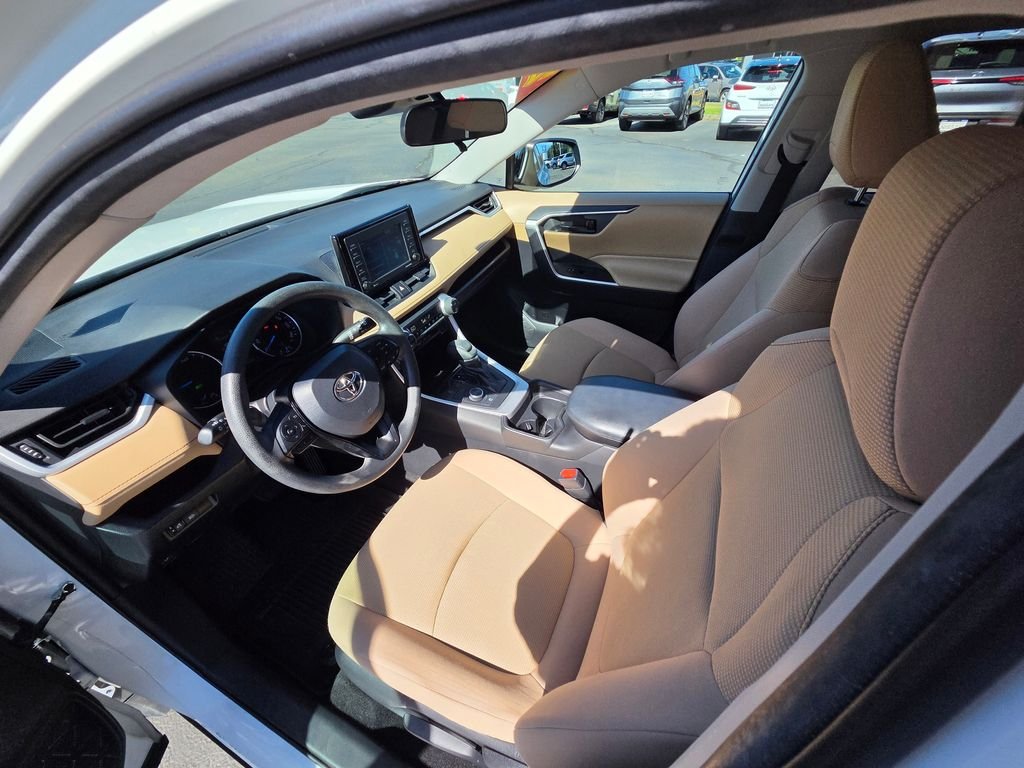 Used 2021 White Toyota LE image 14