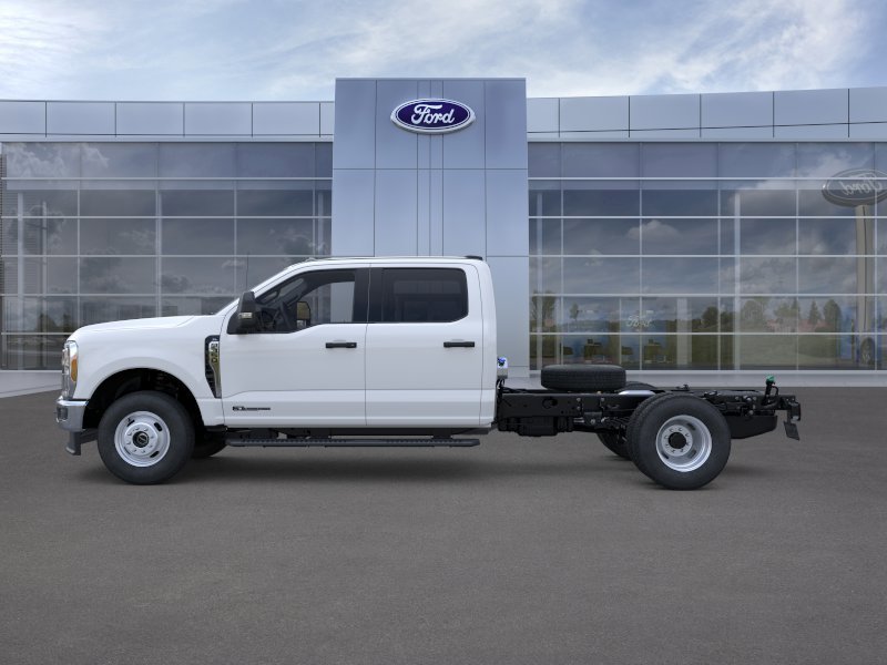 New 2026 Oxford White Ford XL image 3
