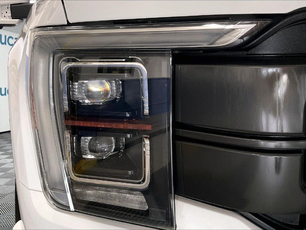 Used 2022 White Ford Lariat image 34