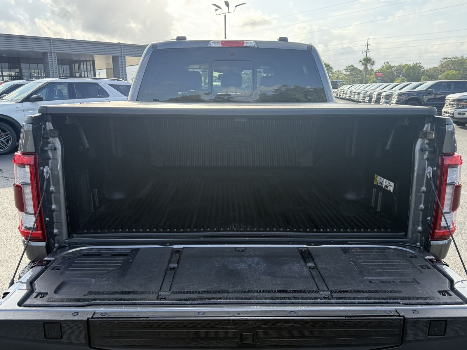 Used 2023 Gray Metallic Ford Lariat image 11