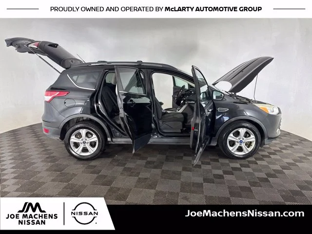 Used 2013 Black Ford SE image 16