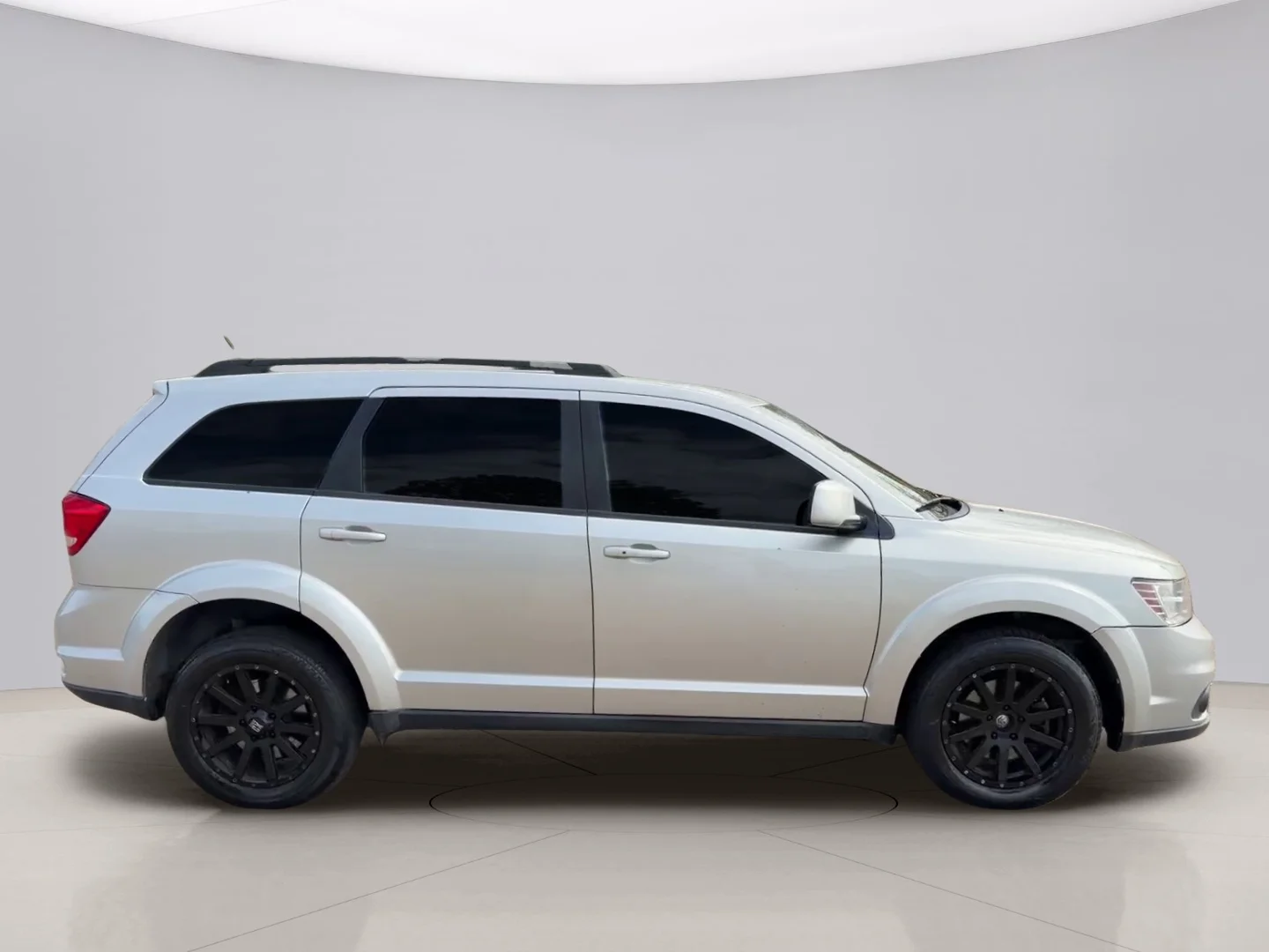 Used 2014 Silver Dodge SXT AWD image 6