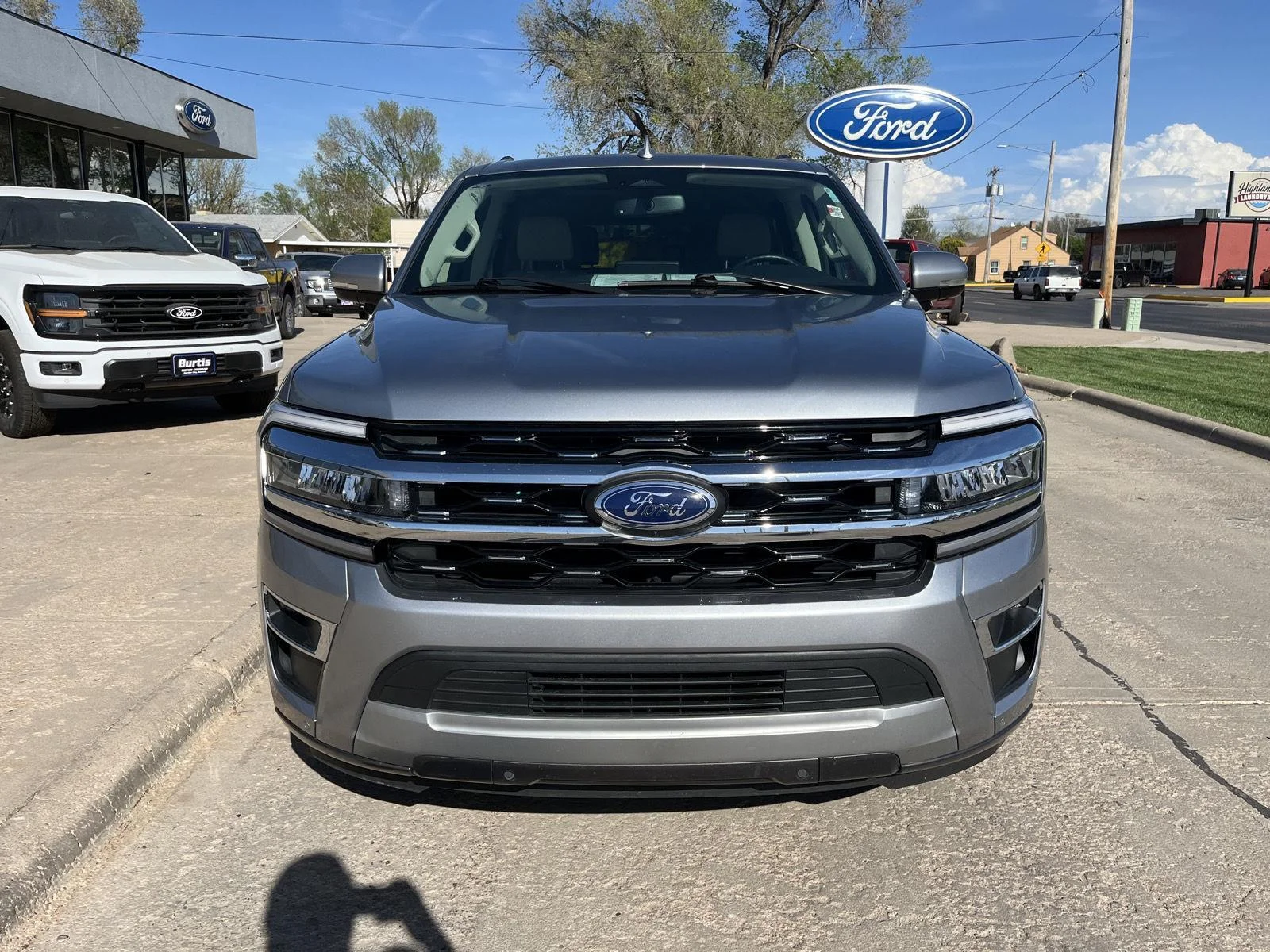 Used 2024 Iconic Silver Metallic Ford Limited image 3