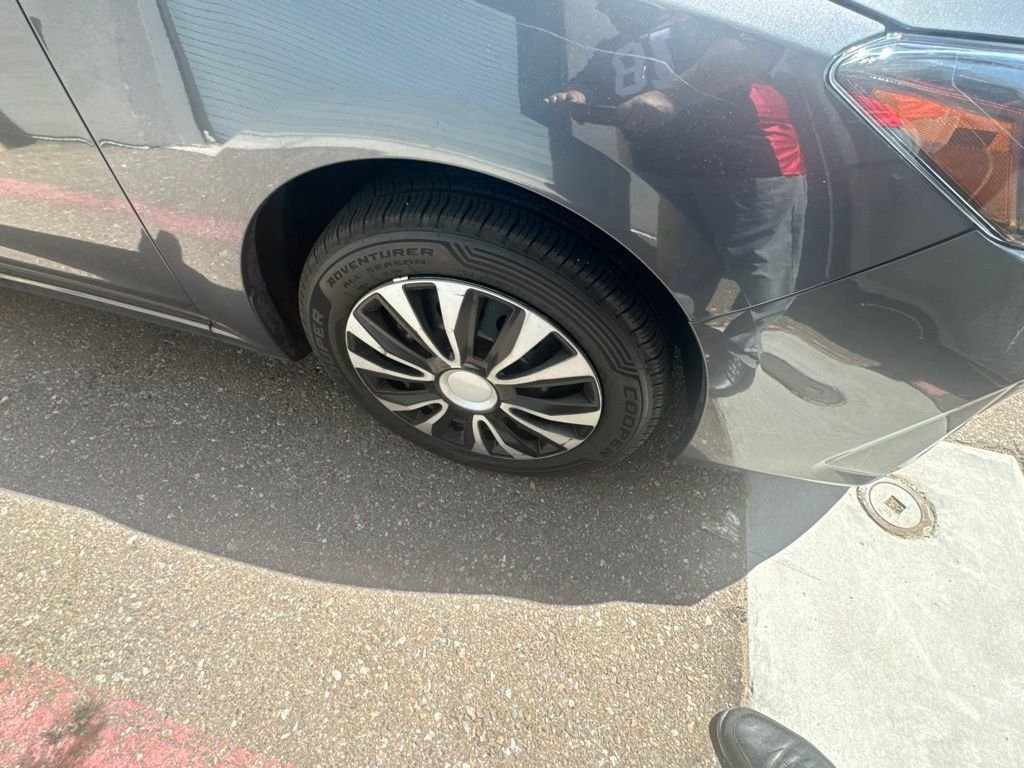 Used 2018 Gray Subaru 2.0i image 19