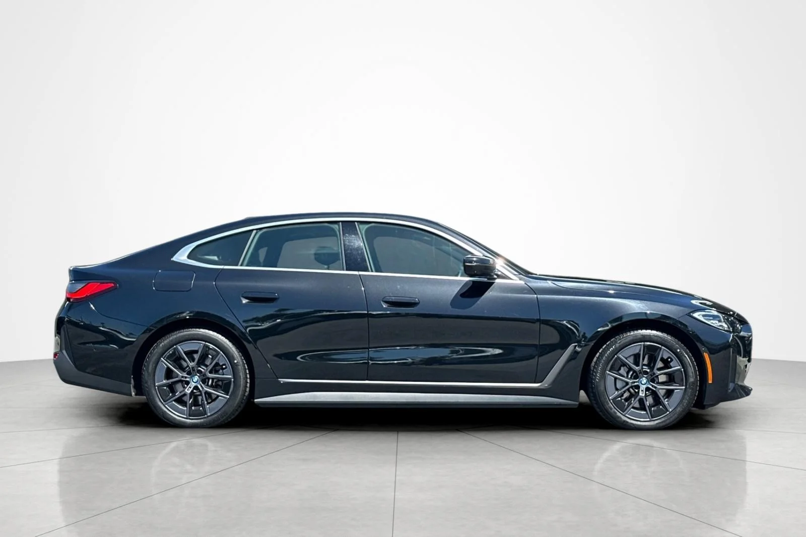 Used 2023 Black Sapphire Metallic BMW eDrive35 image 6