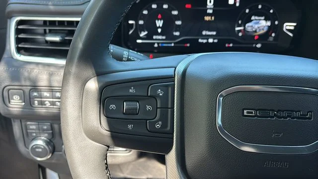 Used 2023 White GMC Denali image 23