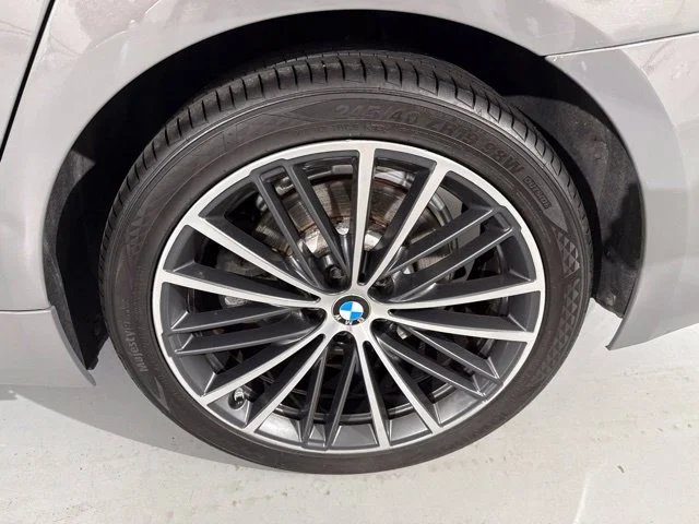Used 2021 Gray BMW 530i xDrive image 7