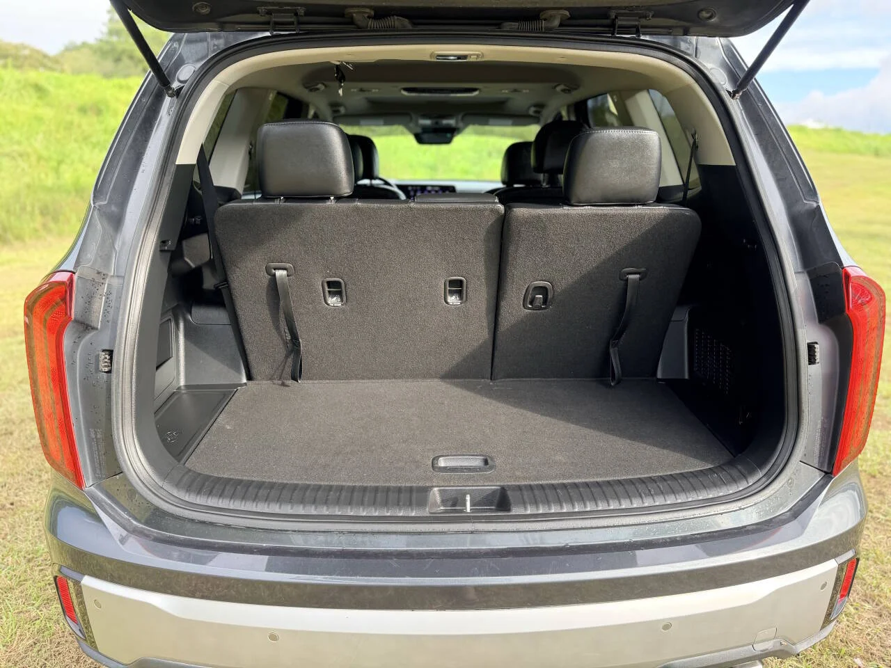 Used 2023 Gray Kia S 4dr SUV image 29