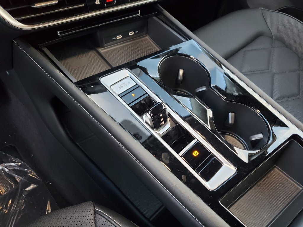 New 2026  Volkswagen SE w/Technology image 9