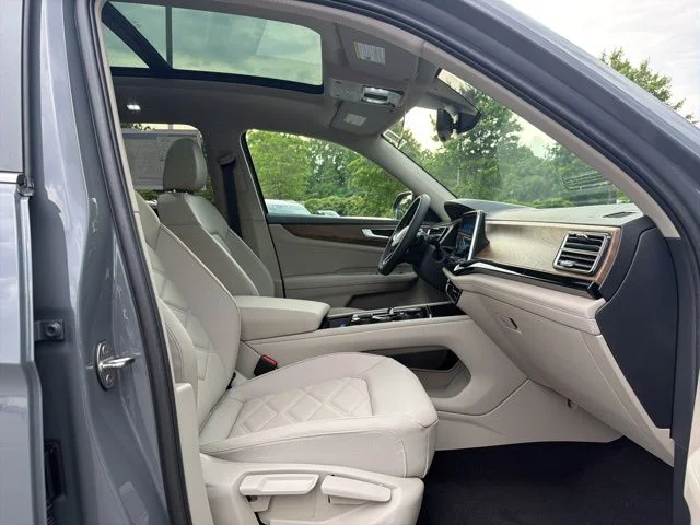 New 2026 Gray Volkswagen 2.0T SE w/Technology image 32
