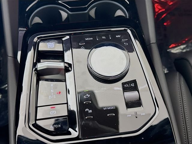 2025 BMW 5 Series 530i - Photo 16