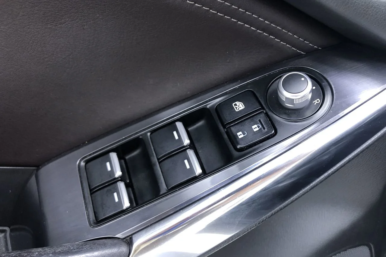 Used 2017 Snowflake White Pearl Mazda Grand Touring image 20