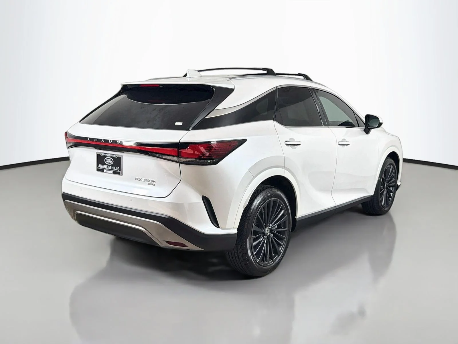 Used 2025 White Pearl Lexus 350h Premium image 5