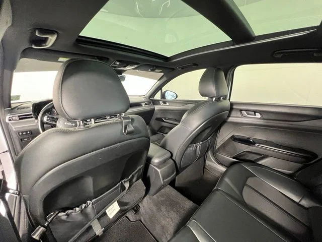 Used 2023 White Kia GT-Line image 12