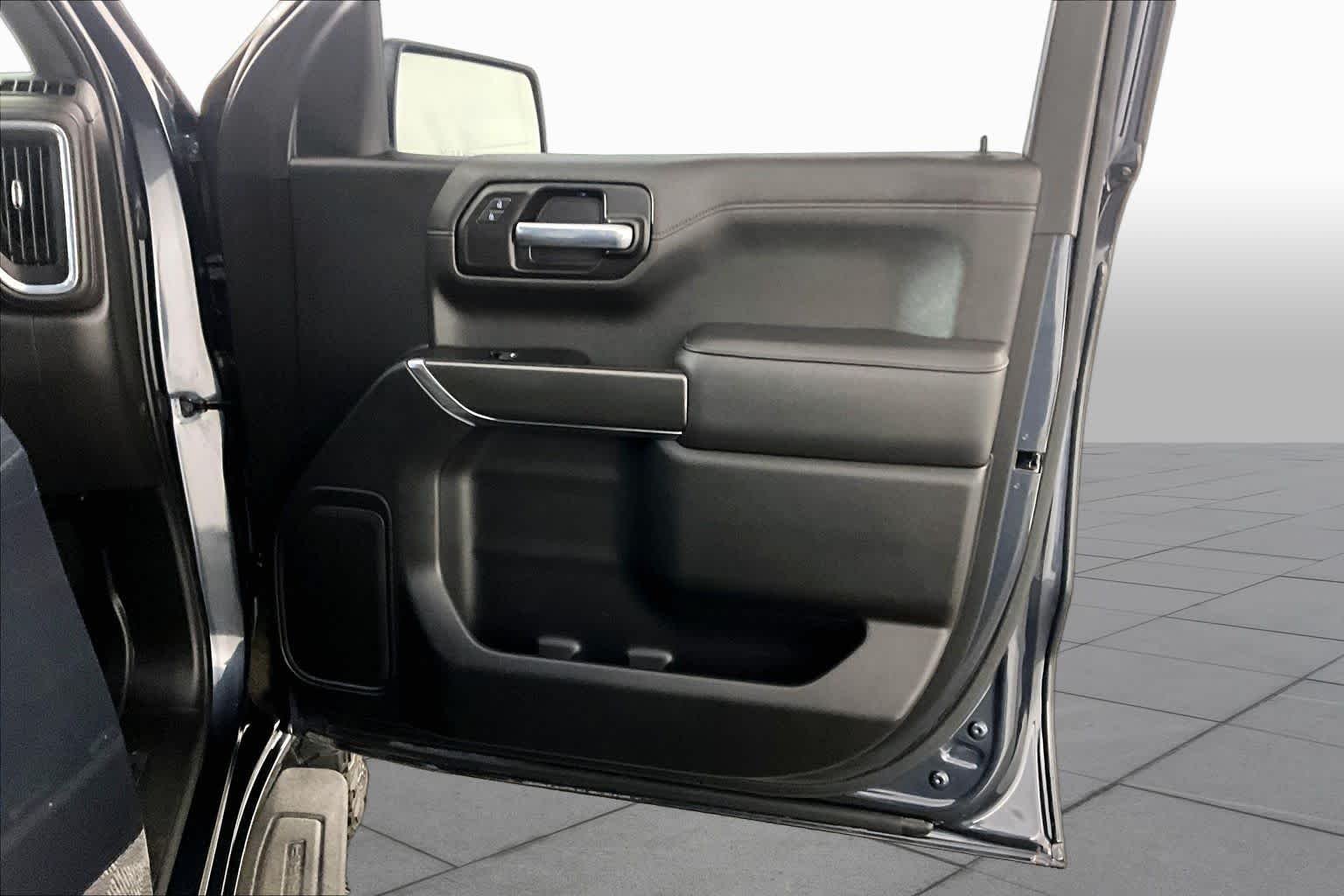 Used 2021 DARK SKY METALLIC GMC AT4 image 22