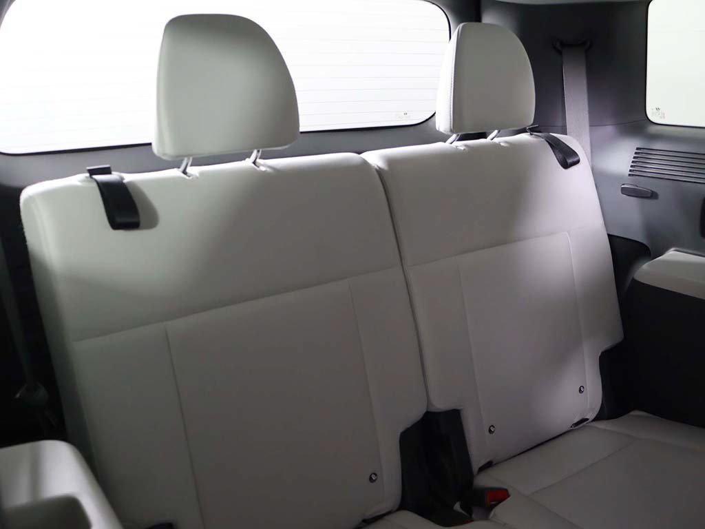 Used 2024 Gray Hyundai SE image 31