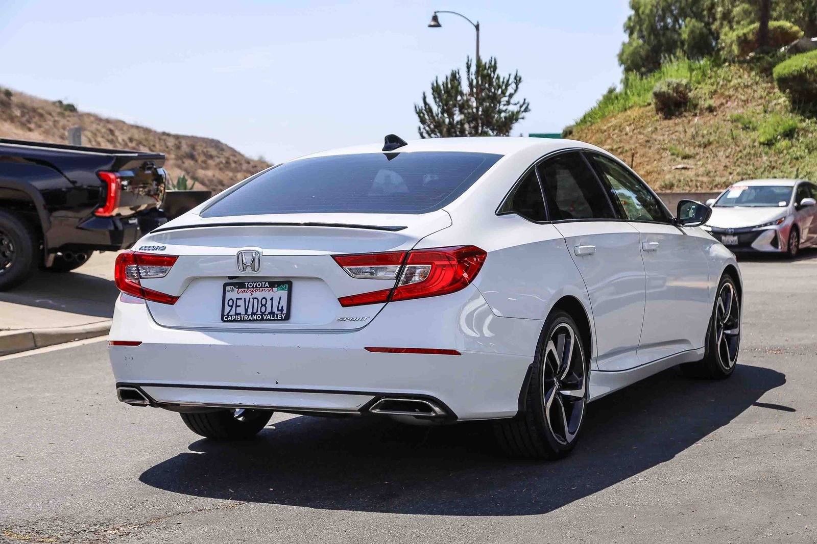 Used 2022 Platinum White Pearl Honda Sport image 4
