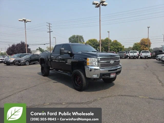 Used 2009 Black Chevrolet LTZ image 5