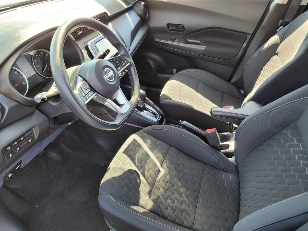Used 2022 White Nissan S image 15