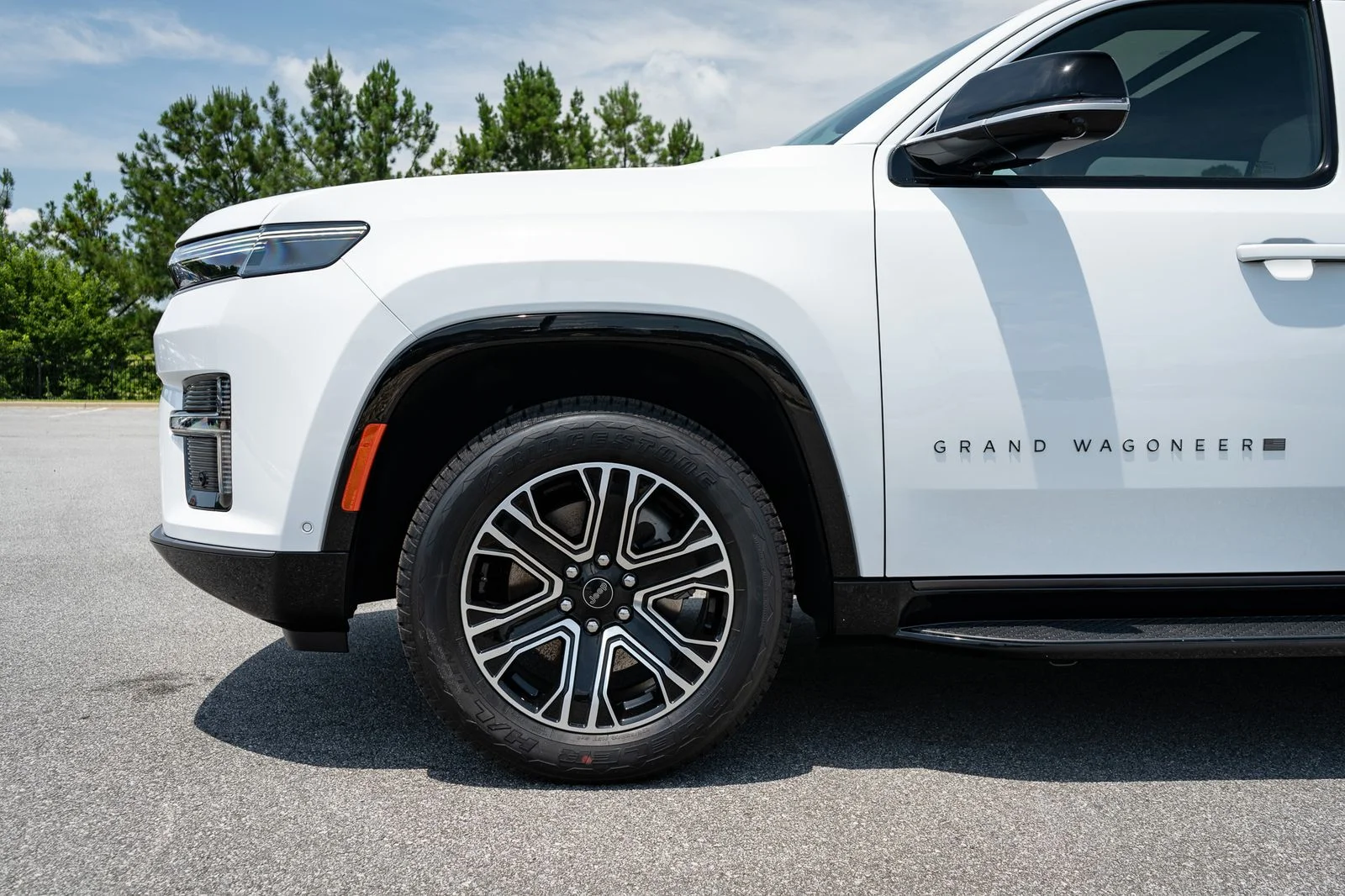 New 2026 Bright White Clear-Coat Exterior Paint Jeep  image 4
