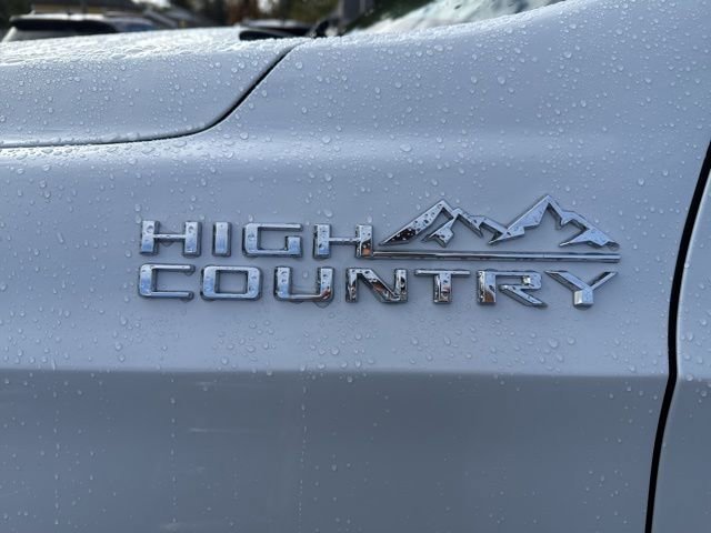 2026 Chevrolet Suburban High Country - Photo 13