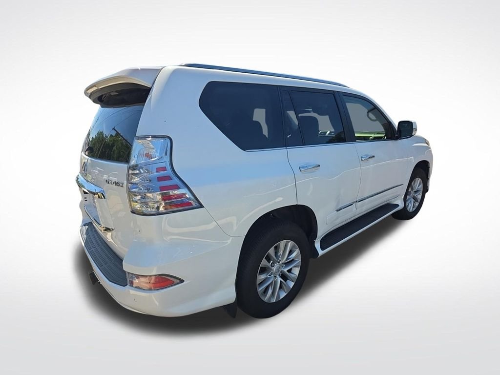 Used 2017  Lexus 460 image 11