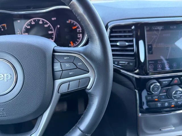 Used 2019 White Jeep Altitude image 31