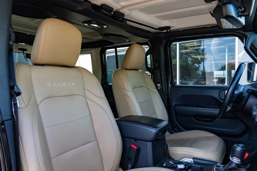Used 2018 Black Jeep Unlimited Sahara image 27