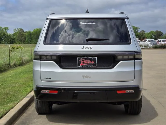 New 2026 Silver-Zynith Exterior Paint Jeep Limited Reserve image 4