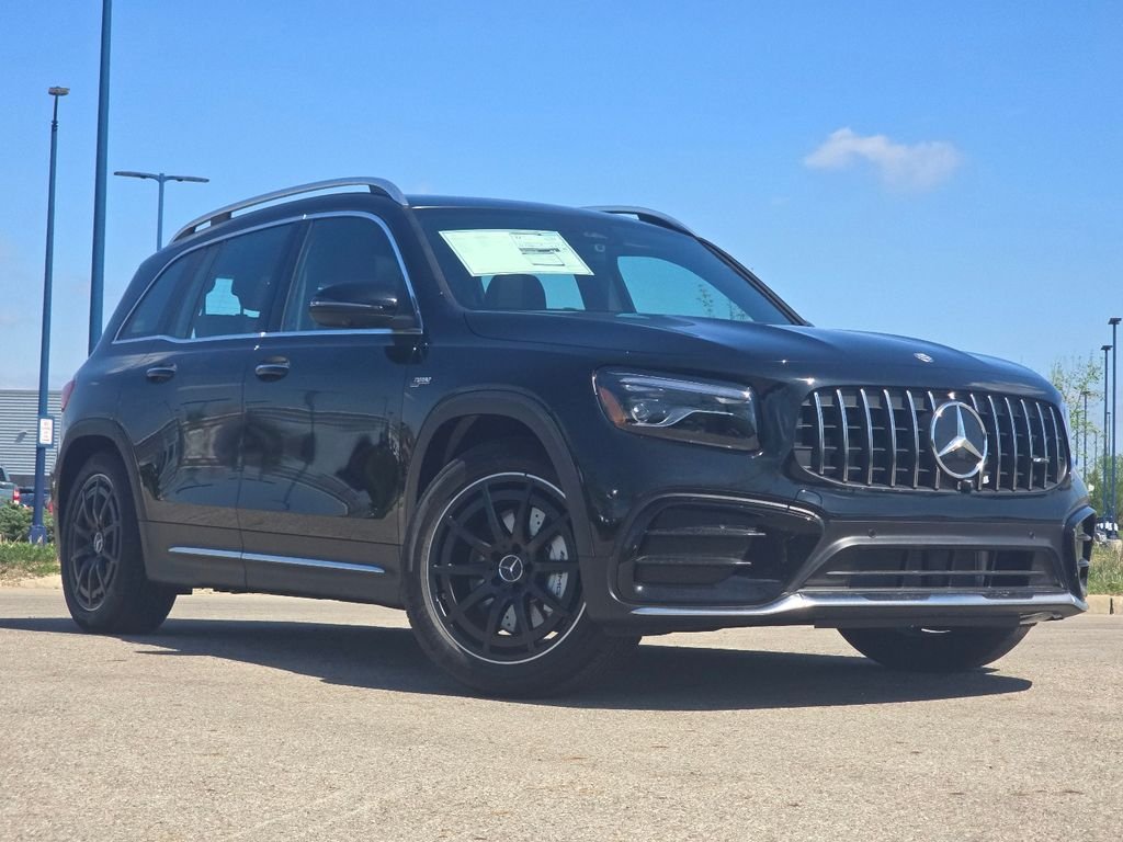 2026 Mercedes-Benz GLB GLB 35 AMG 4MATIC's photo