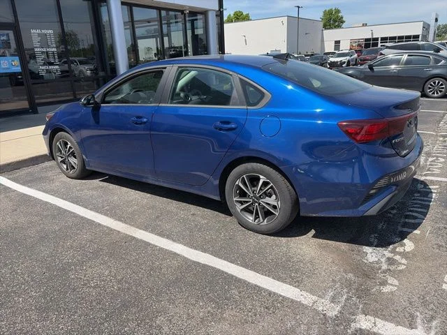 Used 2024 Blue Kia LXS image 4
