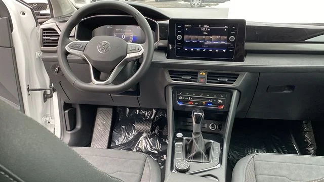 2026 Volkswagen Taos SE Black - Photo 9