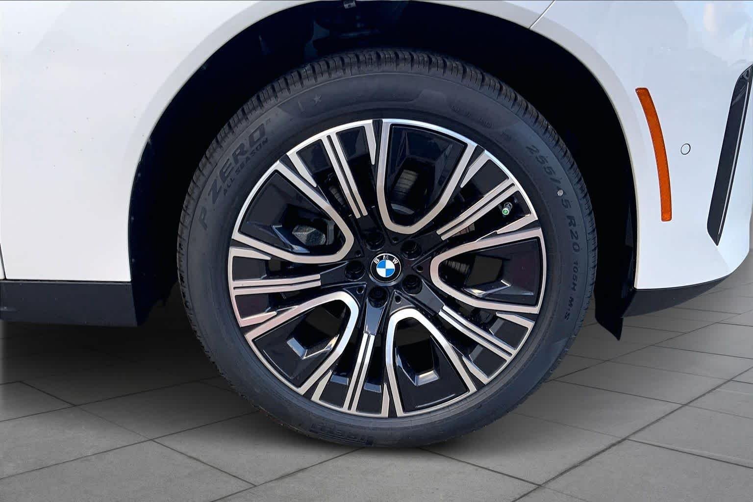 Used 2026 Mineral White Metallic BMW 30 xDrive image 11