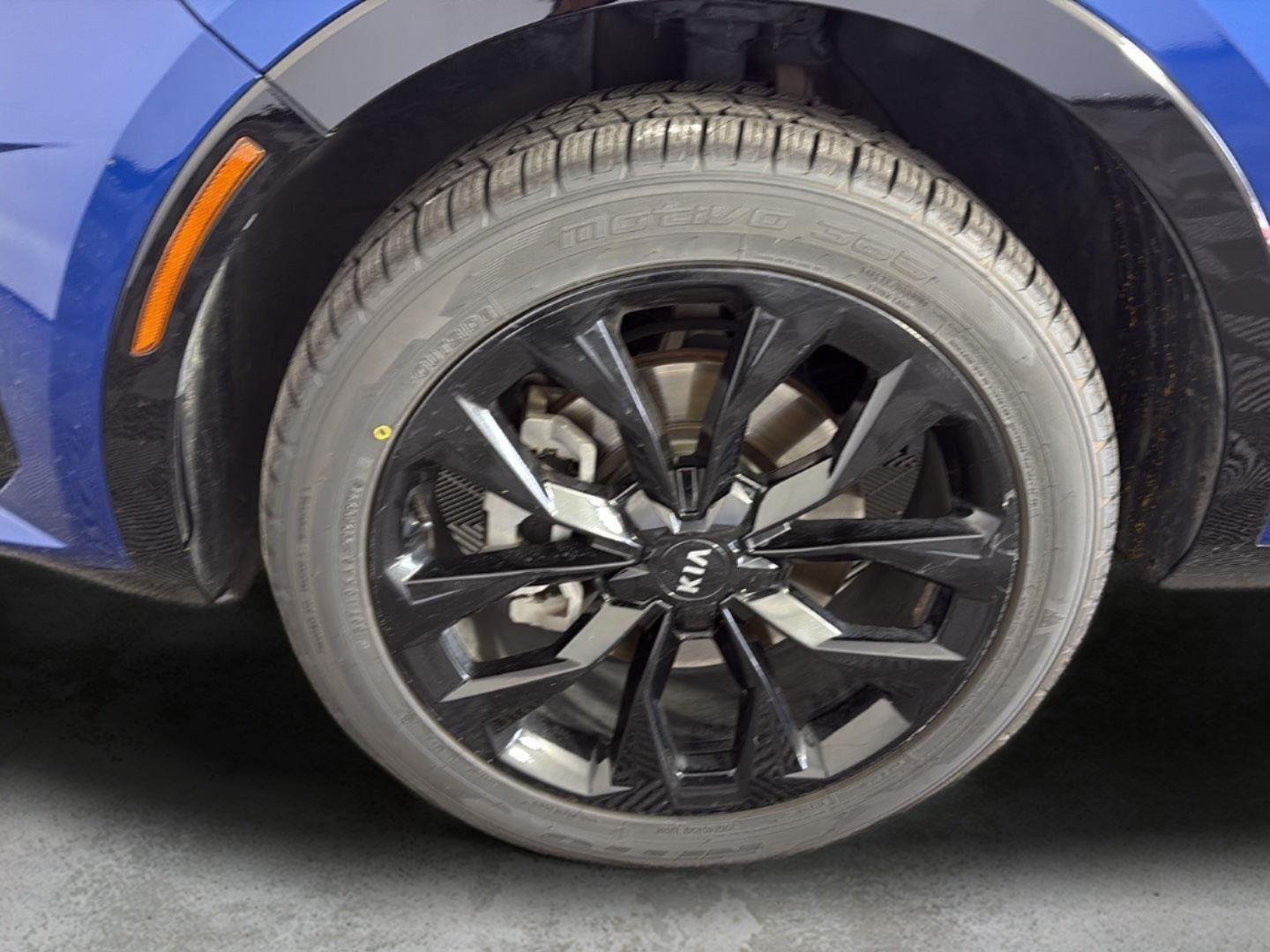 Used 2021 Sapphire Blue Kia SX image 15