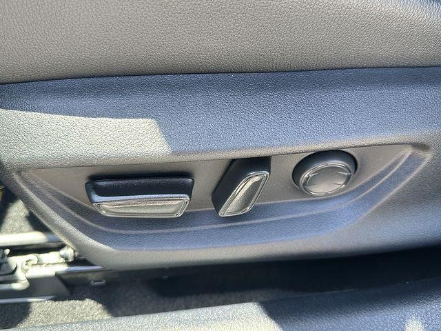 Certified Used 2025 WIND CHILL PEARL Toyota  image 21