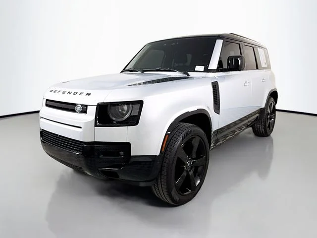 Used 2024 Hakuba Silver Metallic Land Rover X-Dynamic SE image 1