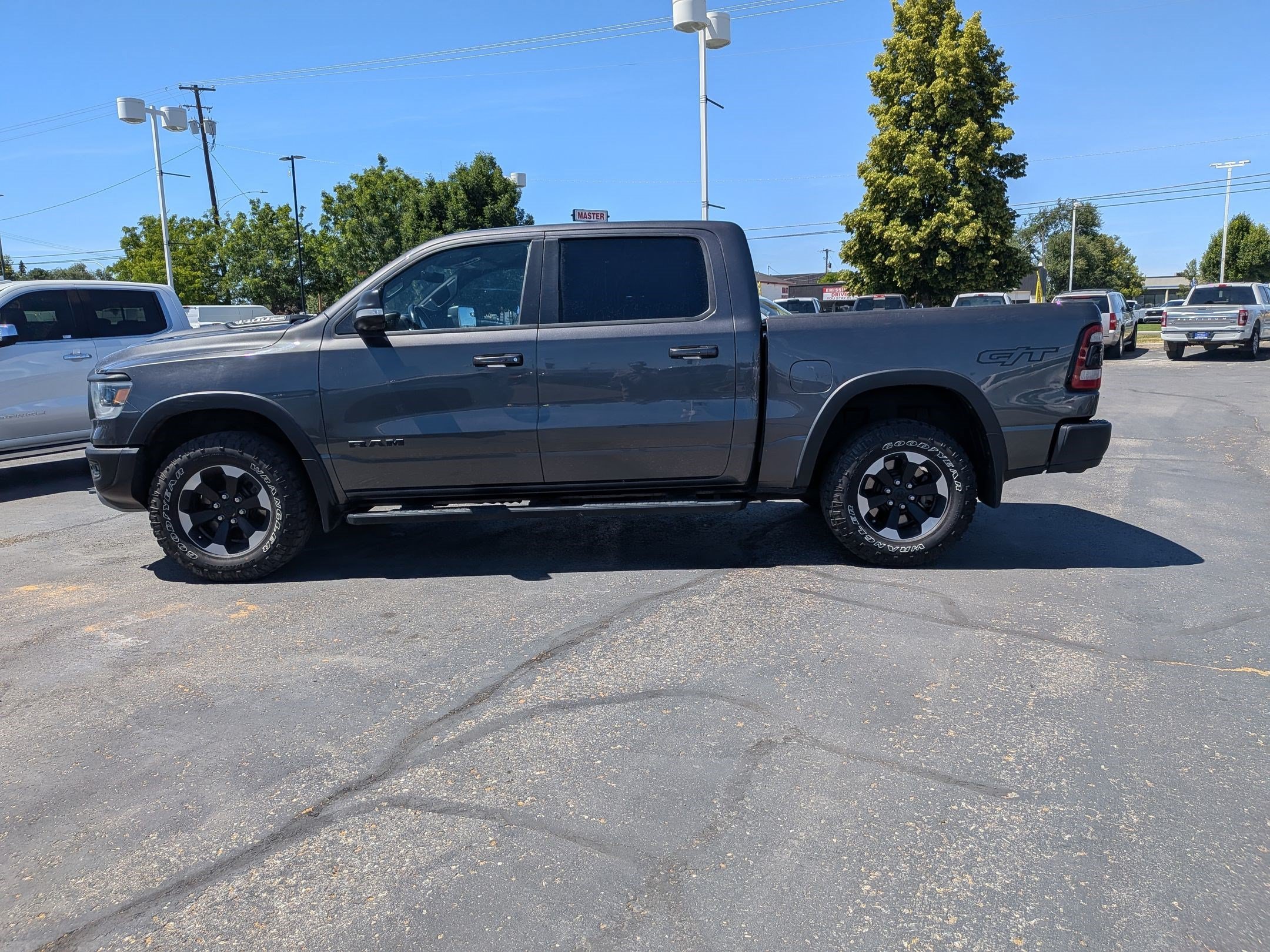 Used 2022 Granite Crystal Clearcoat Metallic Ram Rebel image 7