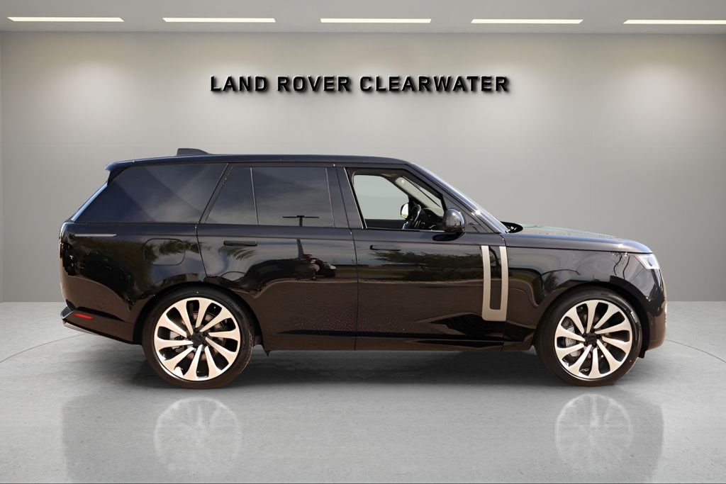New 2026 Santorini Black Land Rover SE image 6