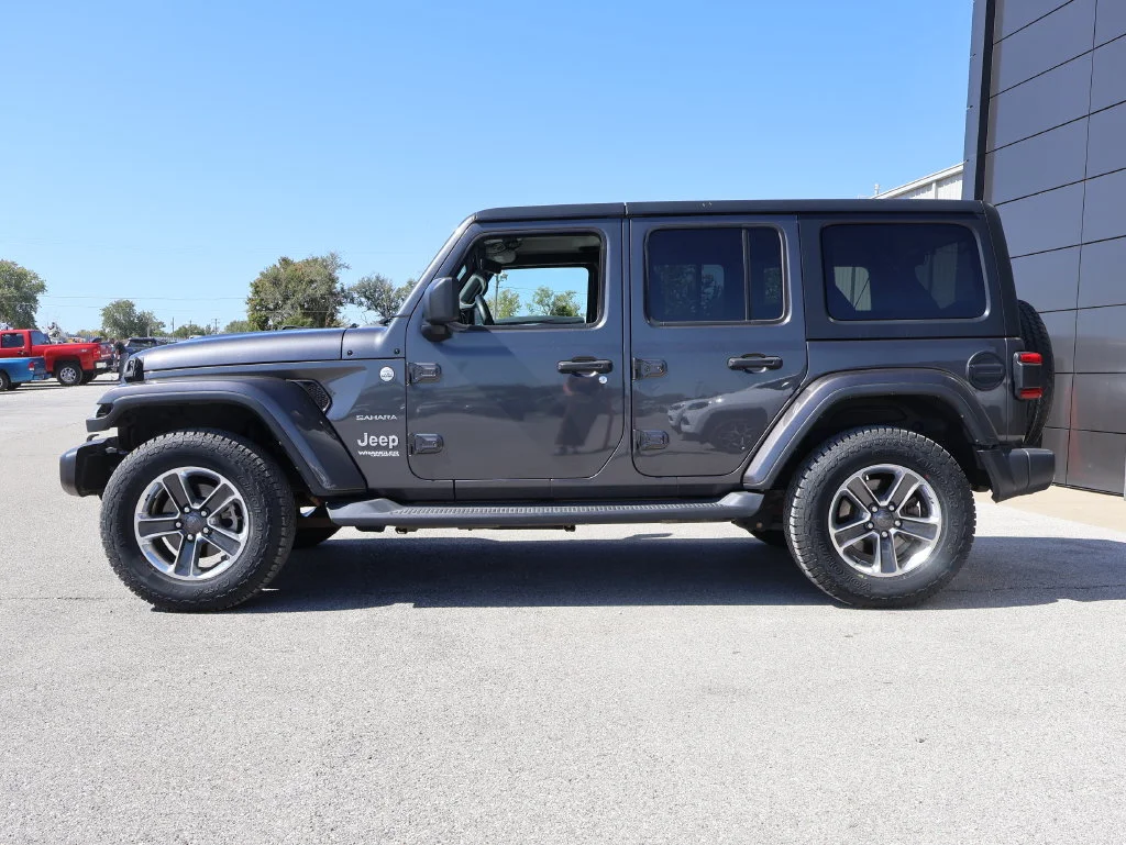 Used 2018 Gray Jeep Unlimited Sahara image 2