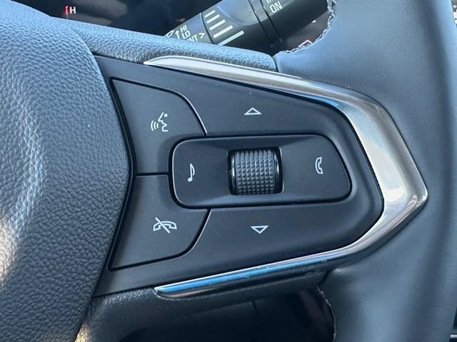 New 2026 Mosaic Black Metallic Chevrolet ACTIV image 9