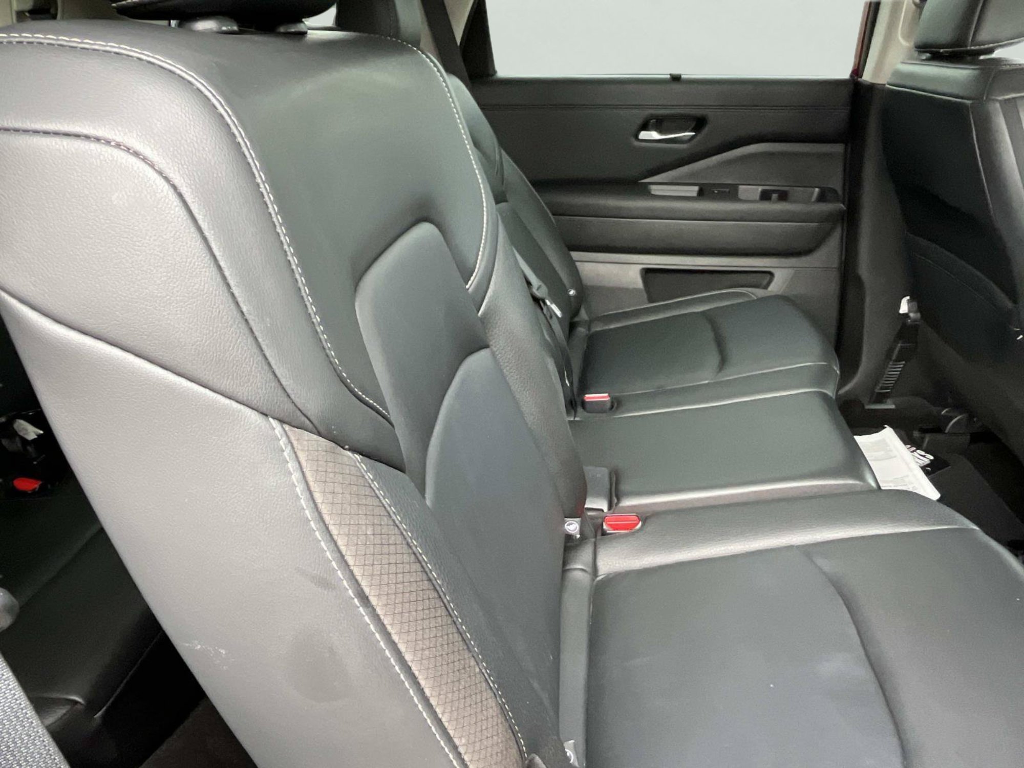 Used 2023 Scarlet Ember Tintcoat/Super Black Nissan SL image 23