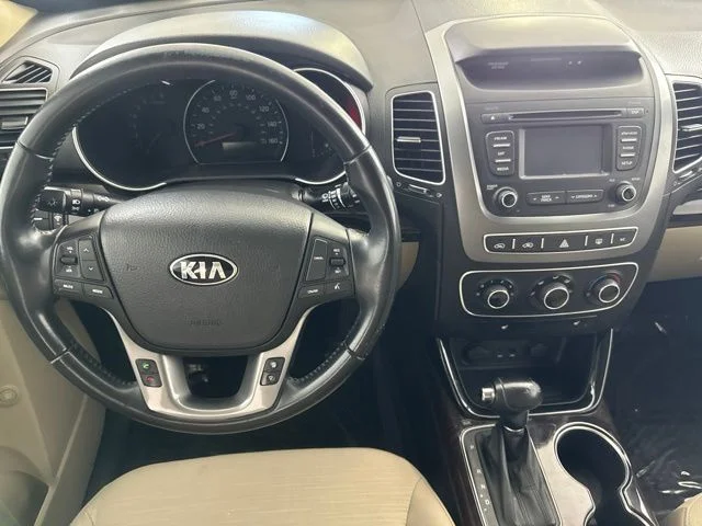 Used 2015 White Kia LX image 22
