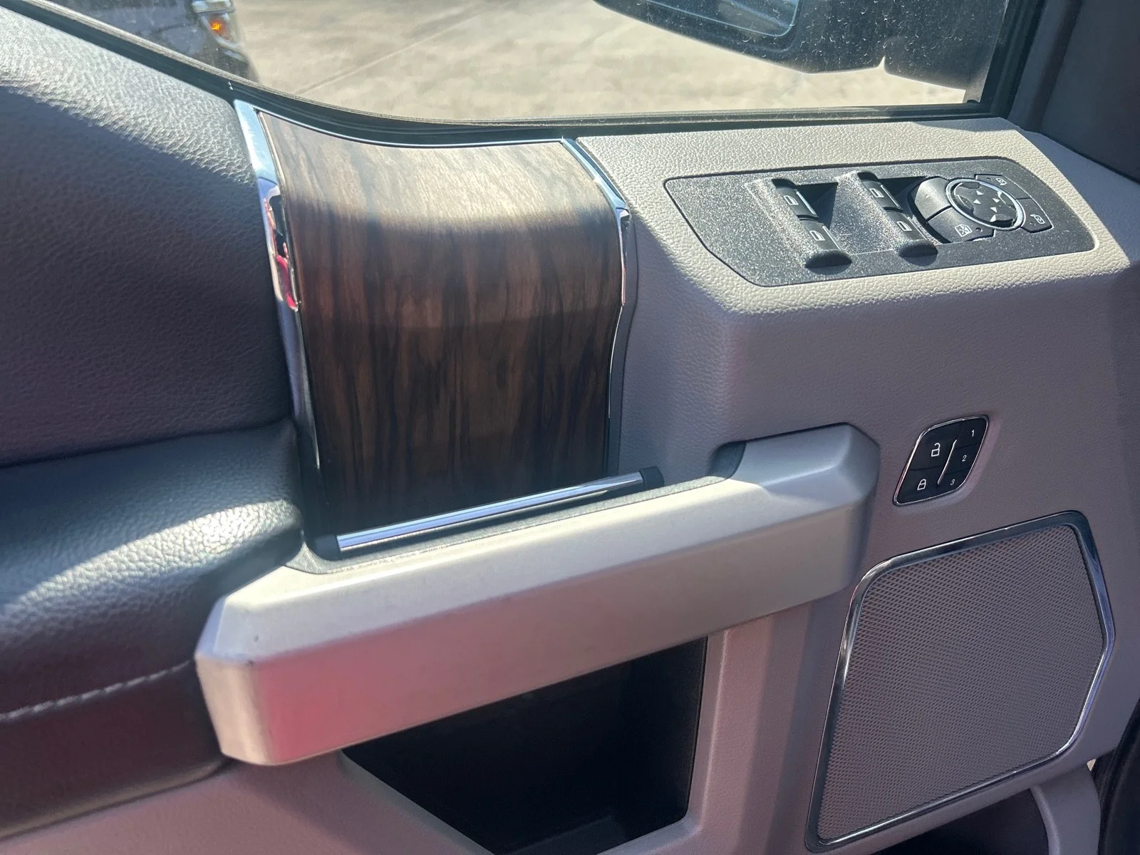 2019 Ford F-150 Lariat - Photo 10