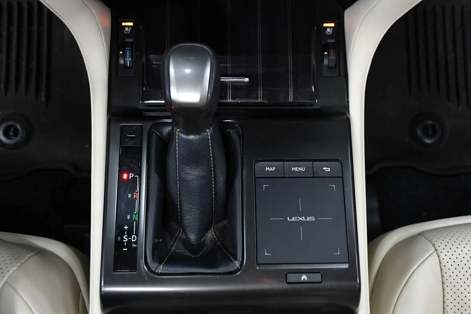 Used 2022 Starfire Pearl Lexus Luxury image 23