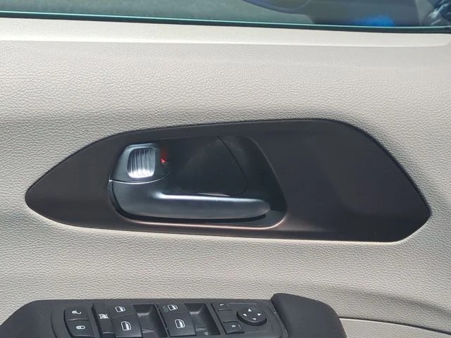 Used 2019 Blue Chrysler Touring L image 13