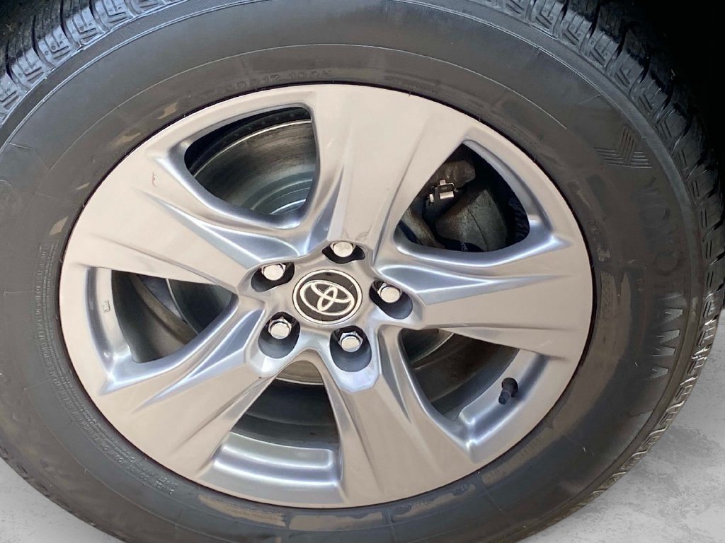 Used 2022 Gray Toyota XLE image 29