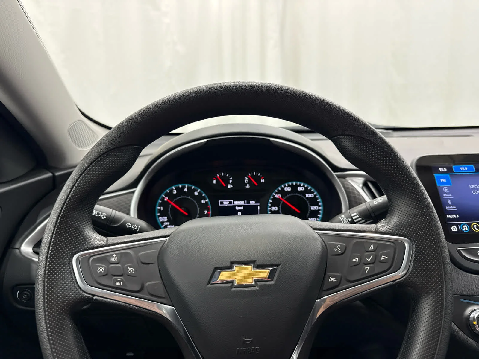 Used 2022 MINERAL GRAY METALLIC Chevrolet LS image 23