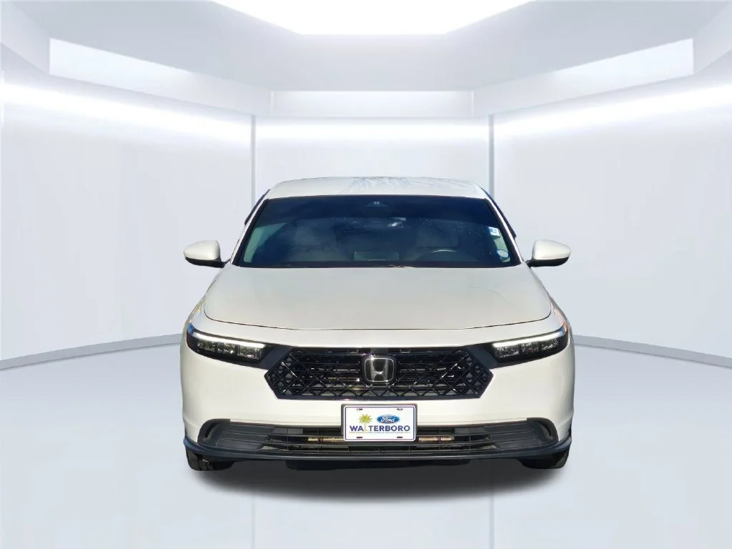 Used 2024 Platinum White Pearl Honda LX image 15