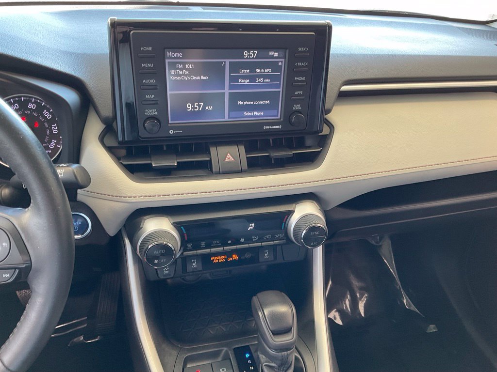 Certified Used 2022  Toyota XLE image 15